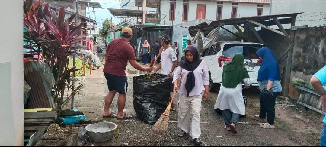 Gotong Royong Serentak di Kelurahan Gayam