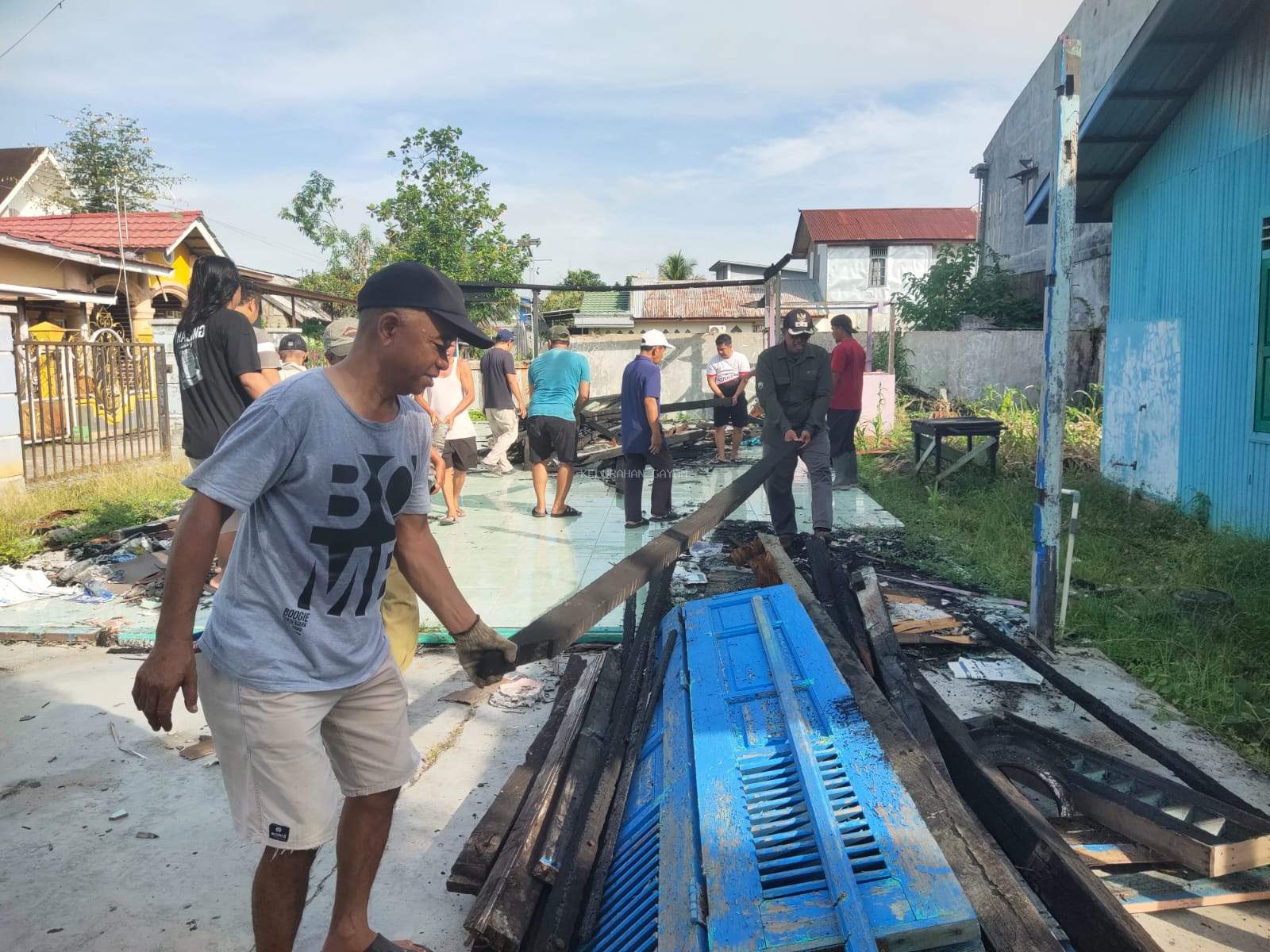 Giat Kerja Bakti dan Gotong Royong Serentak di RT 08, RT 09, dan RT 10 Kelurahan Gayam